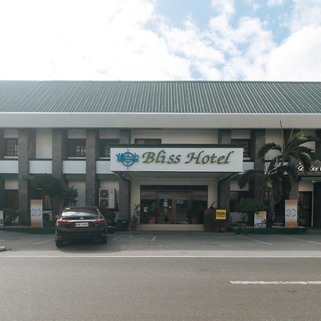 Bliss Hotel Dau Mabalacat Exteriör bild
